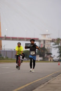 Runner Photo 2043491