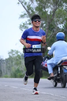 Runner Photo 2043501