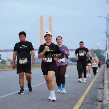 Runner Photo 2043595