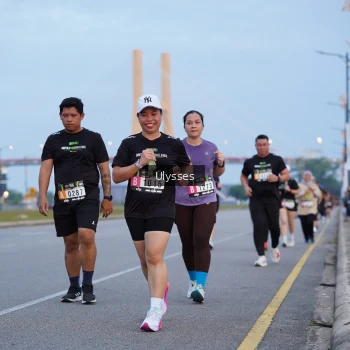 Runner Photo 2043615