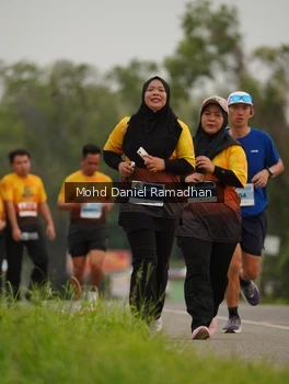 Runner Photo 2043654