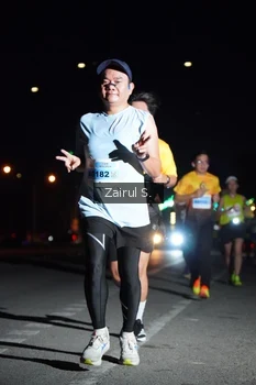 Runner Photo 2043696
