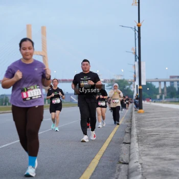 Runner Photo 2043712