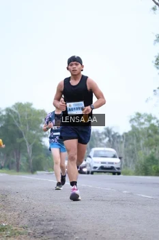 Runner Photo 2043732