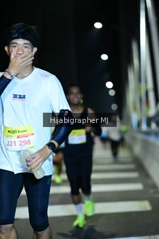 Runner Photo 2043756