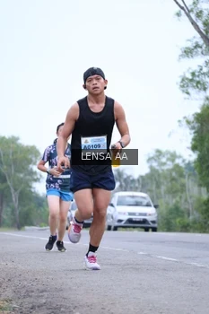 Runner Photo 2043788