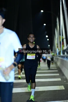 Runner Photo 2043791