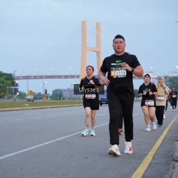 Runner Photo 2043797