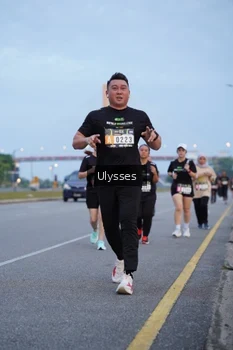 Runner Photo 2043882