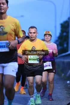 Runner Photo 2043943