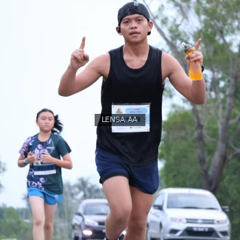 Runner Photo 2043946