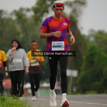 Runner Photo 2044006