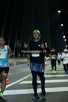 Runner Photo 2044050