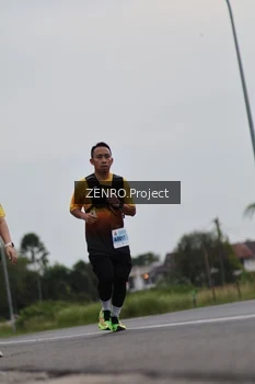 Runner Photo 2044134