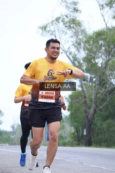Runner Photo 2044153