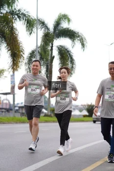 Runner Photo 2044173
