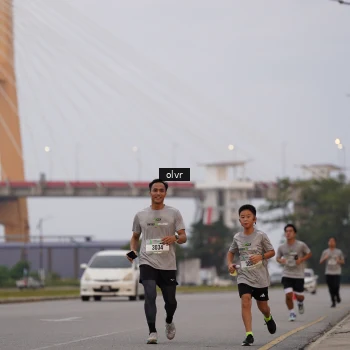 Runner Photo 2044223