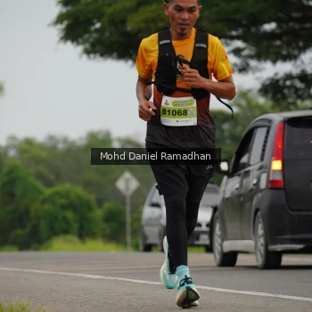 Runner Photo 2044364