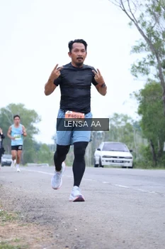 Runner Photo 2044451
