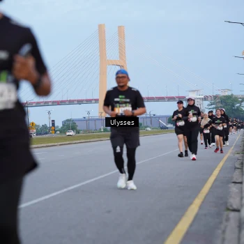 Runner Photo 2044556