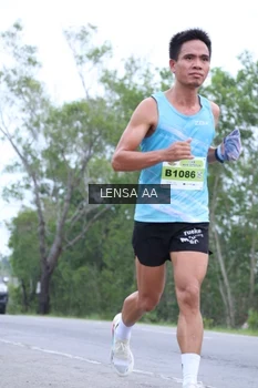 Runner Photo 2044680