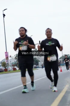 Runner Photo 2044690