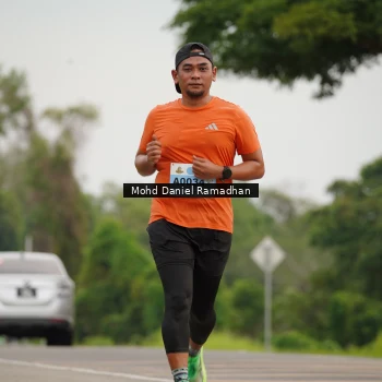Runner Photo 2044696