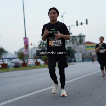 Runner Photo 2044735