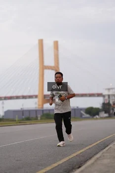 Runner Photo 2044746