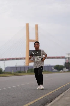 Runner Photo 2044752