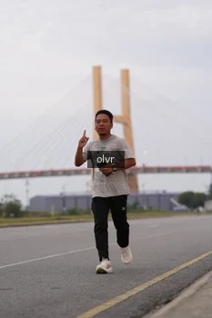 Runner Photo 2044772