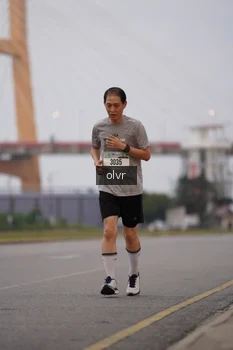 Runner Photo 2044815