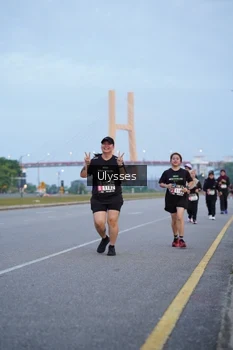 Runner Photo 2044841