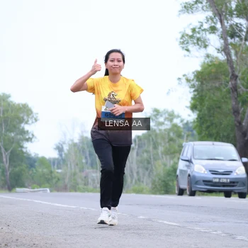 Runner Photo 2044972