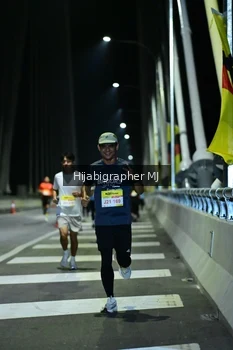 Runner Photo 2045040