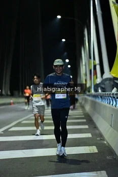 Runner Photo 2045077
