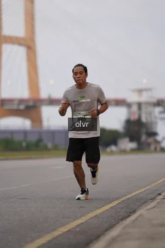 Runner Photo 2045094
