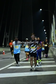 Runner Photo 2045376