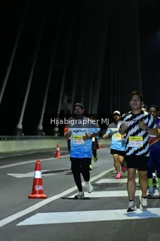 Runner Photo 2045418
