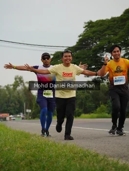 Runner Photo 2045626