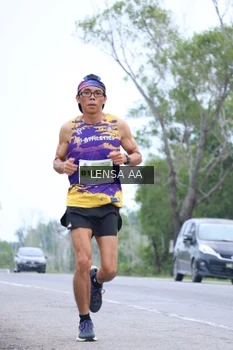 Runner Photo 2045816