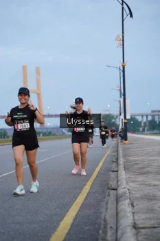 Runner Photo 2045844