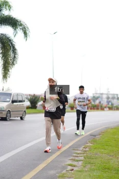 Runner Photo 2045893