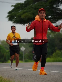 Runner Photo 2045972