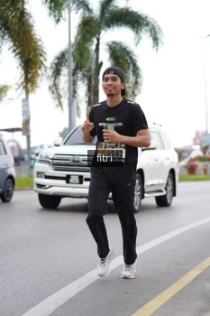 Runner Photo 2045973