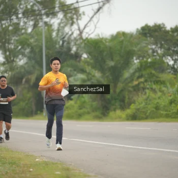 Runner Photo 2045988