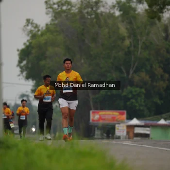 Runner Photo 2046009