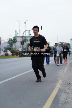 Runner Photo 2046072