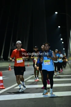 Runner Photo 2046256