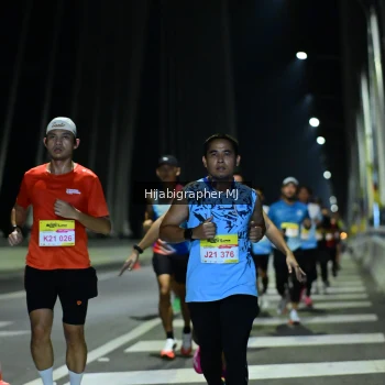 Runner Photo 2046335